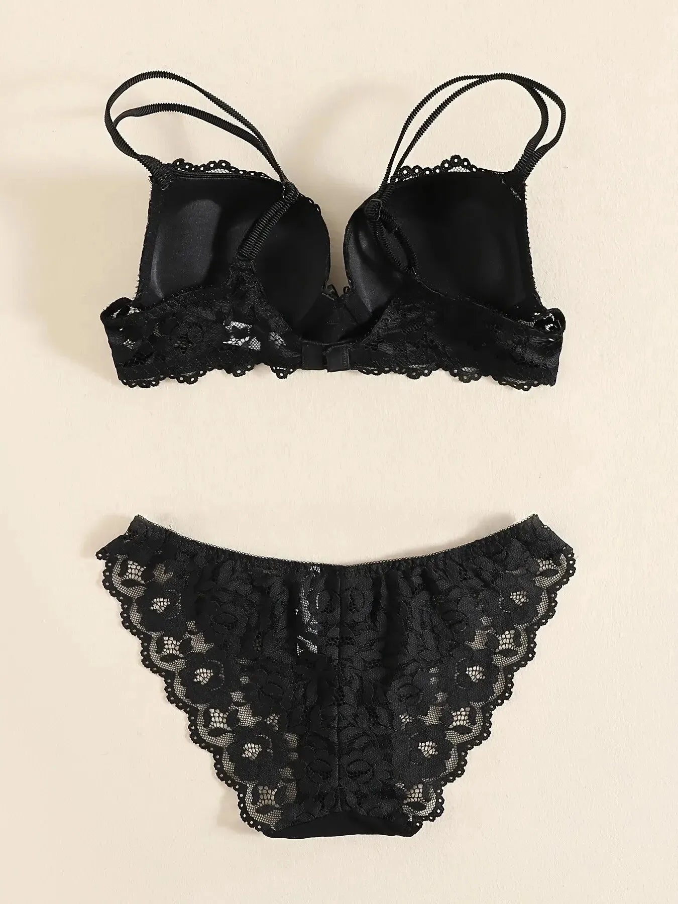 Elegant Lace Embroidery Breathable Fabric Lingerie Set 💋