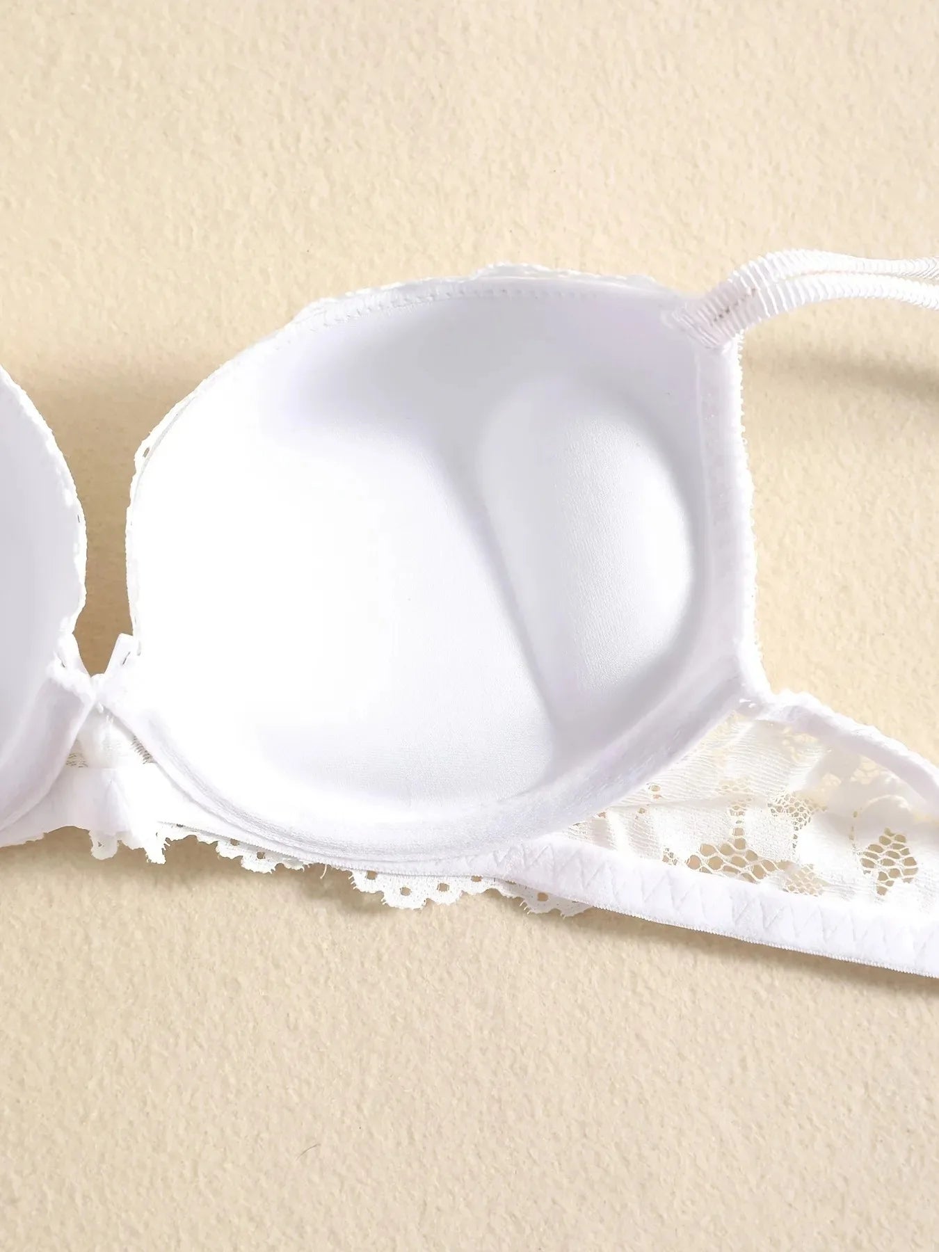 Elegant Lace Embroidery Breathable Fabric Lingerie Set 💋