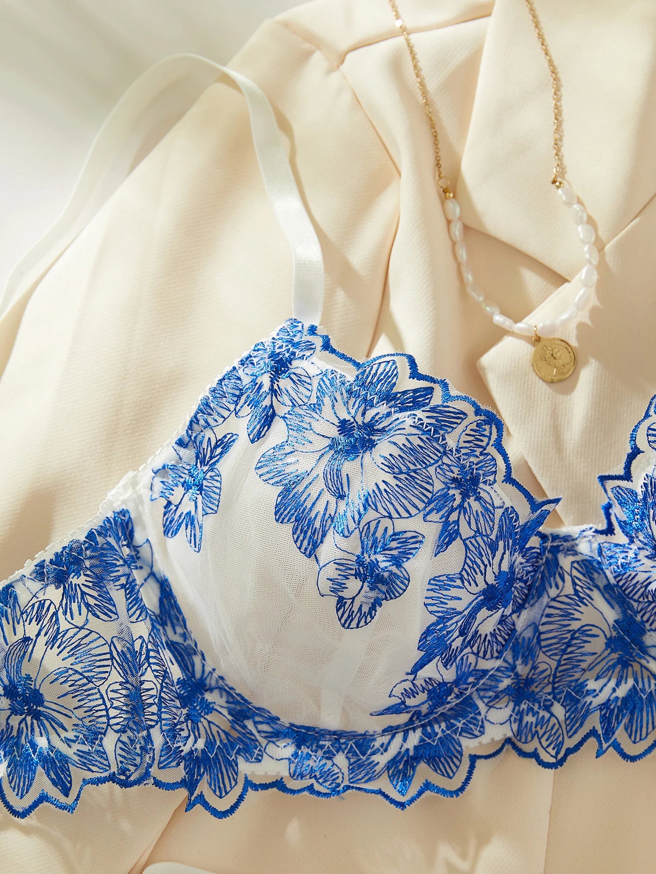 Floral lingerie With Exotic Embroidery🦋